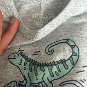 Garanimals Light Gray Tee with Green Dinosaur